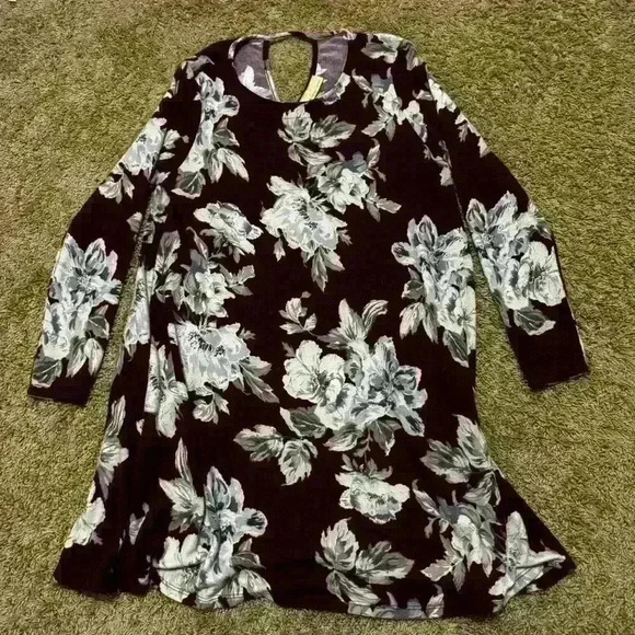 How Very Loved Burgundy Floral Long Sleeve Swing Dress Size Large - Picture 1 of 7